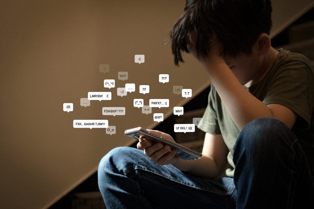 How Does Social Media Make Teens Feel Depressed | The Arrow House